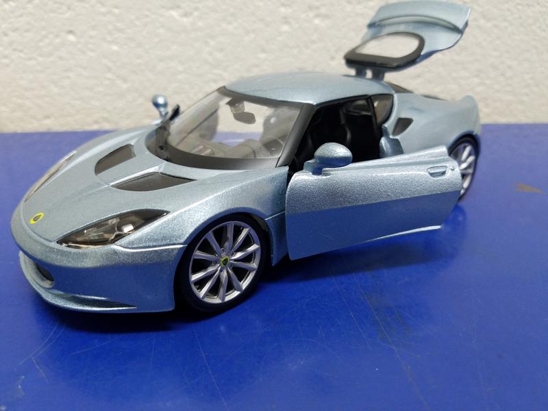 Illustration for article titled 1:24 Lotus Evora S by Bburago